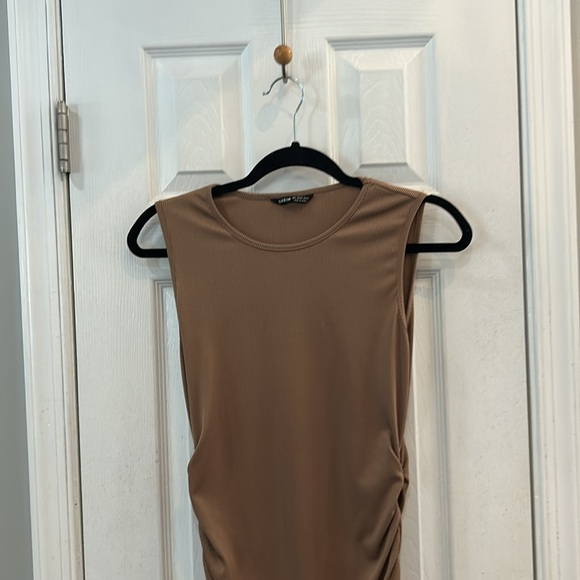 Ribbed Brown tank dress with ruched hem - Picture 2 of 6